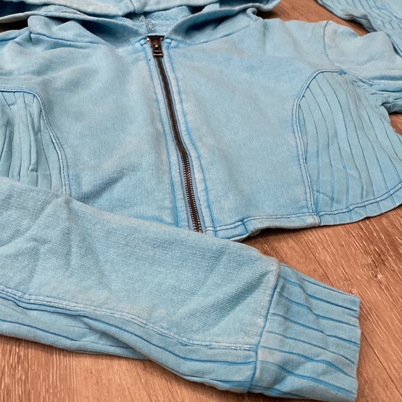 Urban outfitters aubrey Zip front - Picture 6 of 7